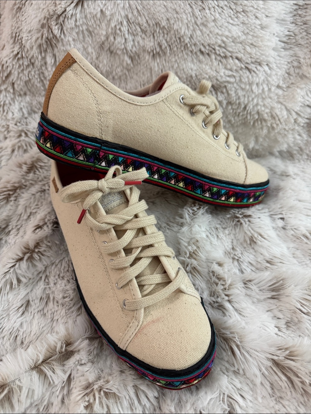 Keds Natural Canvas Sneakers with Multicolor Tribal Trim and additional lacesNWT - Picture 3 of 6